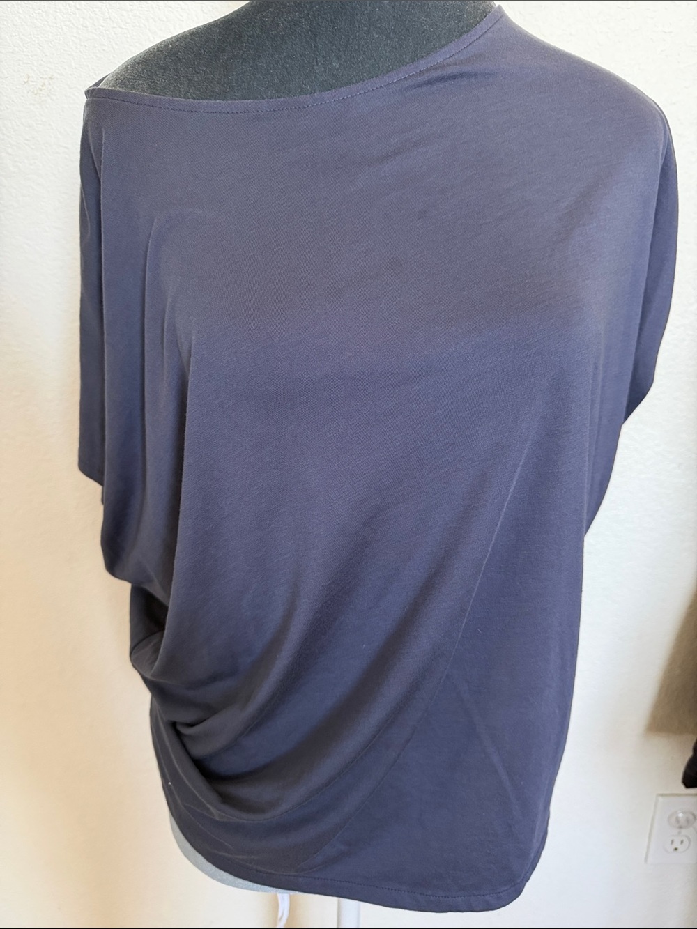 Uniqlo Women’s Off shoulder Short-Sleeve Top in Navy/Purple, Large
